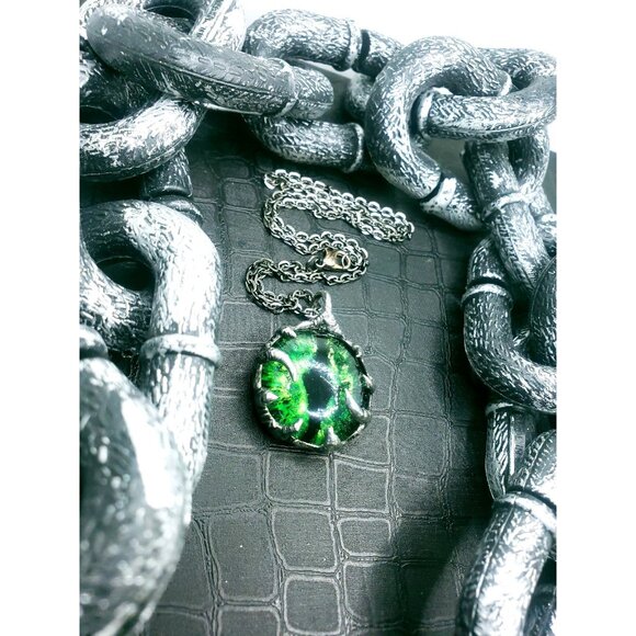 Green gothic dragon eye - Picture 6 of 12